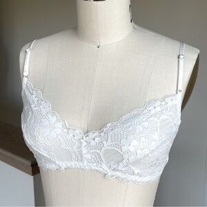 Coobie wireless white stretch lace bra w/back closure, size M, fits 34B